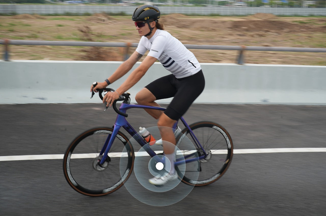 iGPSPORT BSC100 Max connects to cadence speed heart rate sensors and smart lights